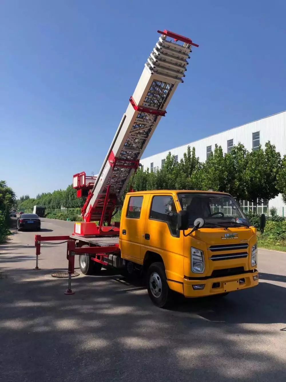 寿县附近的云梯车出租服务：轻松解决高空作业需求